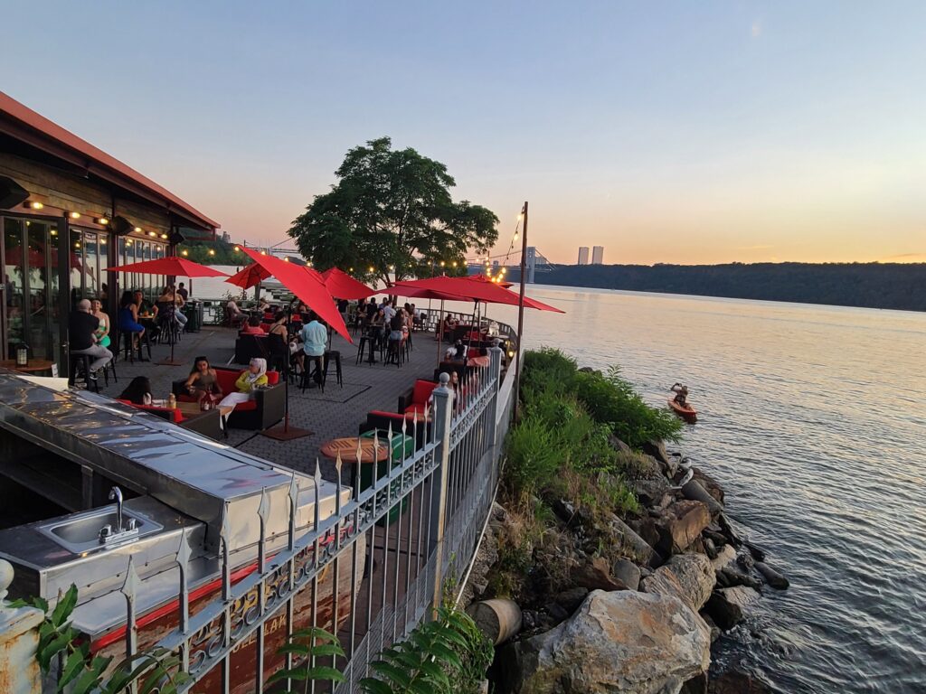 NYC restaurants on the water